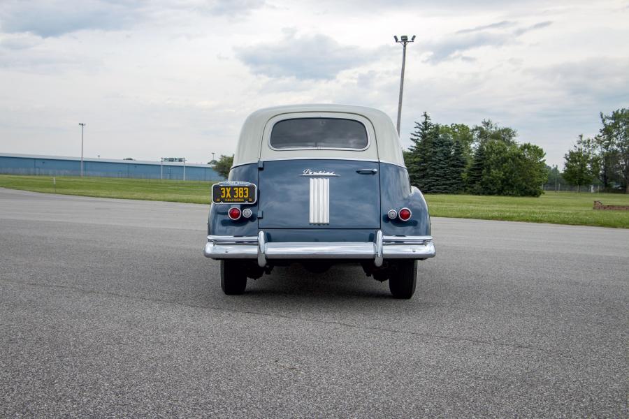 Pontiac Streamliner Eight Sedan Delivery 1951 года  (фото 10 из 16)